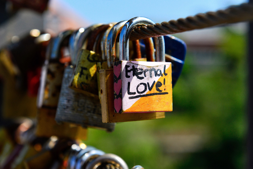 Δεν αγαπά πραγματικά όποιος δεν αγαπά για πάντα